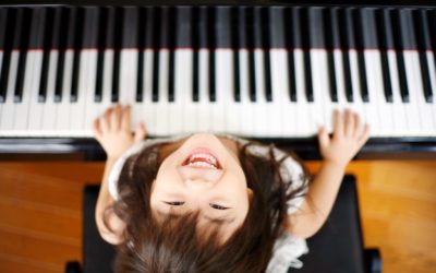 Los 5 mejores pianos para niños (con guía)